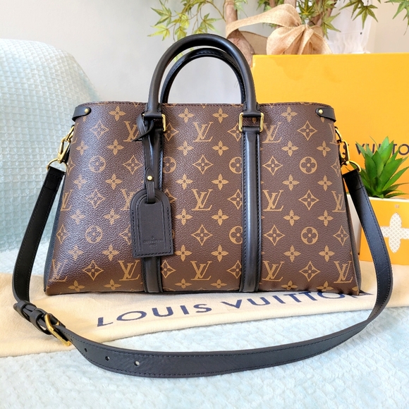 Gorgeous ❤️Authentic LV Soufflot MM Black Monogram Satchel Bag